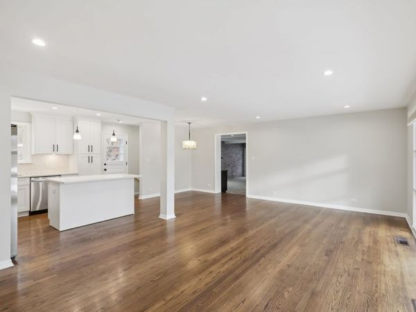 6803 N KEELER Avenue , Lincolnwood, IL 60712