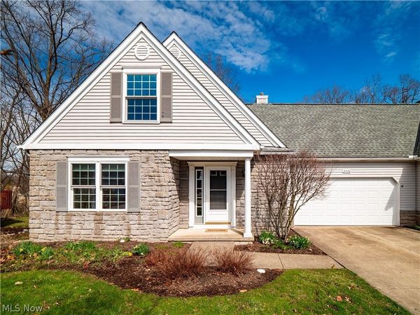 7770 Arbor Way, Parma, OH 44134