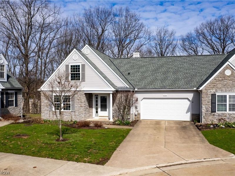 7770 Arbor Way, Parma, OH 44134 Photo 2