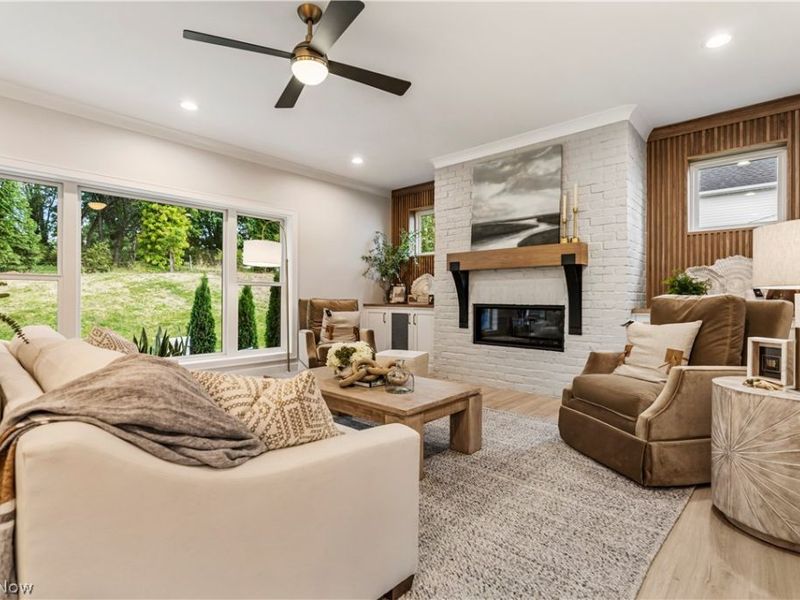 550 Woodlands Glen Avenue , Hartville, OH 44632 Photo 10