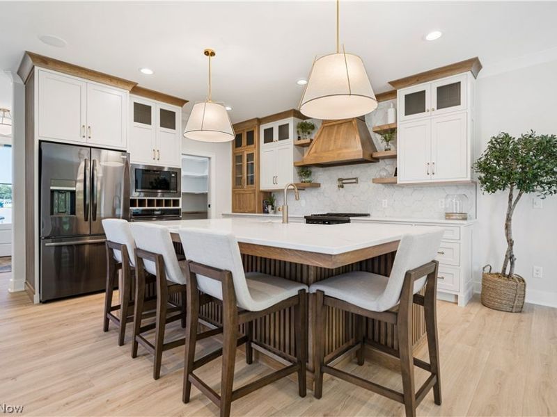 550 Woodlands Glen Avenue , Hartville, OH 44632 Photo 16