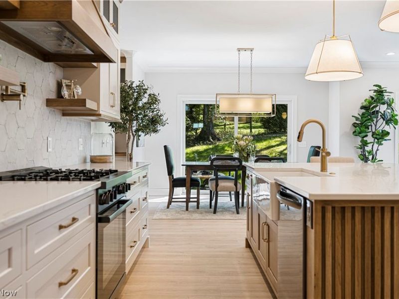 550 Woodlands Glen Avenue , Hartville, OH 44632 Photo 19