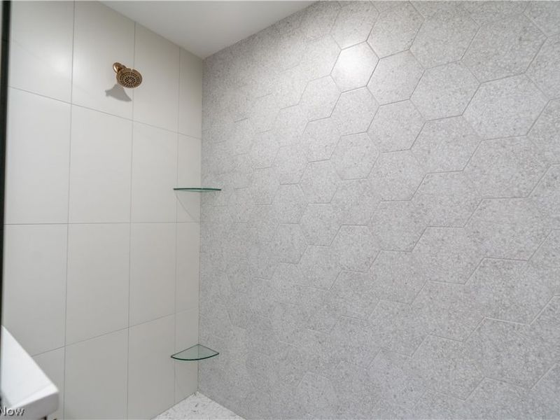 550 Woodlands Glen Avenue , Hartville, OH 44632 Photo 35