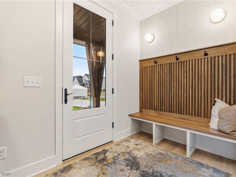 550 Woodlands Glen Avenue , Hartville, OH 44632 Photo 4