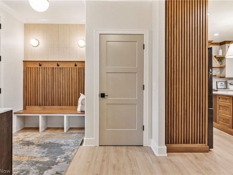 550 Woodlands Glen Avenue , Hartville, OH 44632 Photo 5