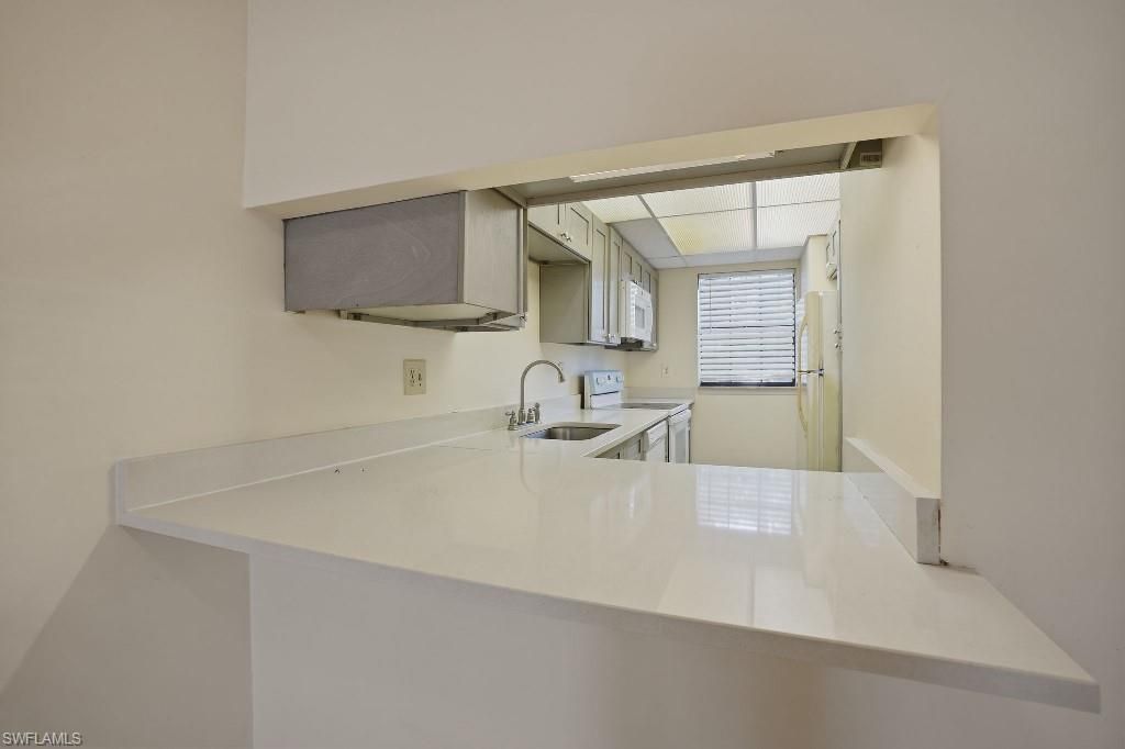 5369 Treetops Dr, Unit M102, Naples, FL 34113 Photo