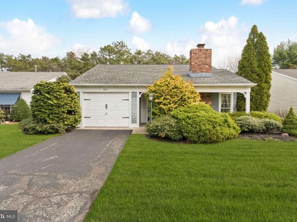 883 WESTMINSTER DRIVE N, SOUTHAMPTON, NJ 08088