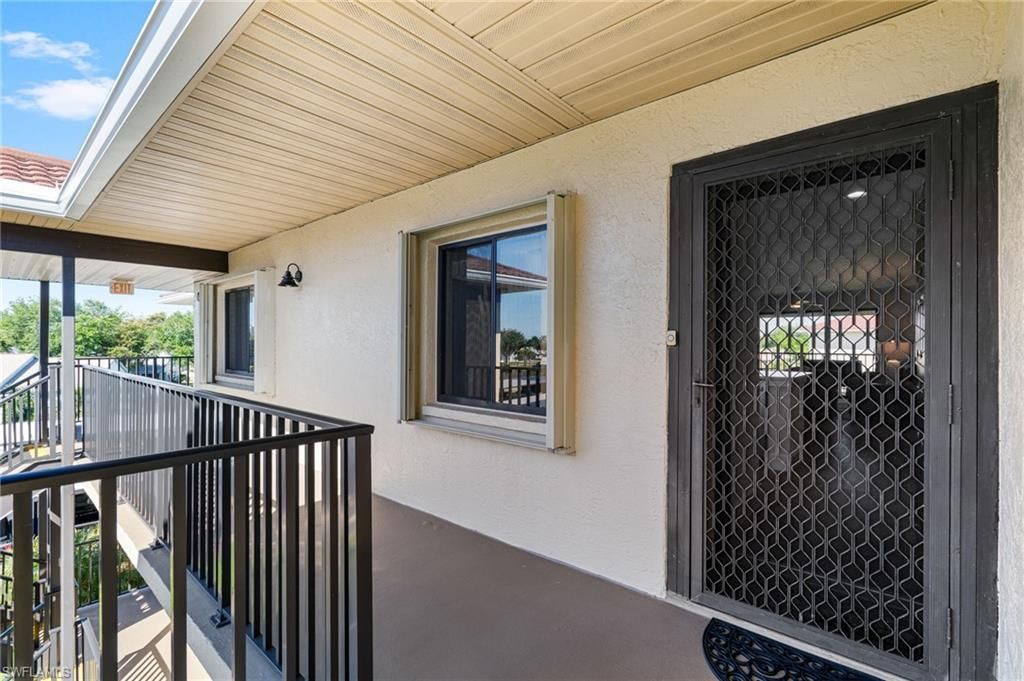 11220 Caravel Cir, Unit 302, Fort Myers, FL 33908 Photo
