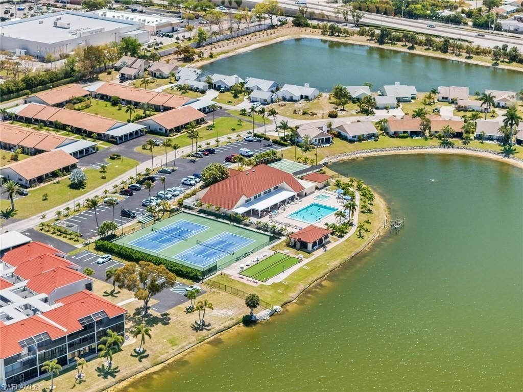 11220 Caravel Cir, Unit 302, Fort Myers, FL 33908 Photo