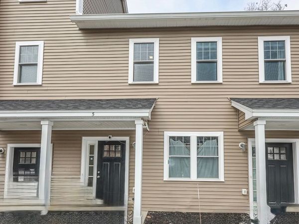 7 Gorham St, Unit 5, Chelmsford, MA 01824