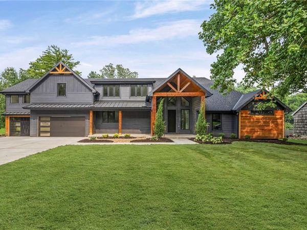 9517 Linden Street, Overland Park, KS 66207