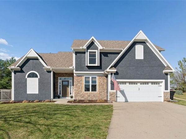21081 W 224th Street, Spring Hill, KS 66083