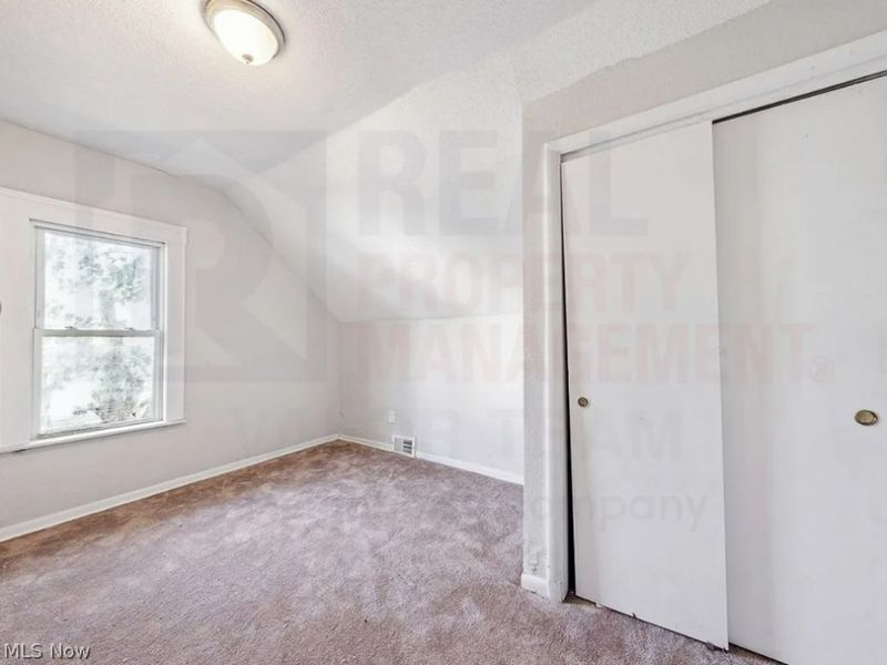 9610 Edmunds Avenue, Cleveland, OH 44106 Photo 11