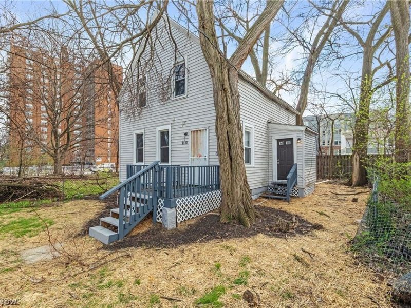 9610 Edmunds Avenue, Cleveland, OH 44106 Photo 2