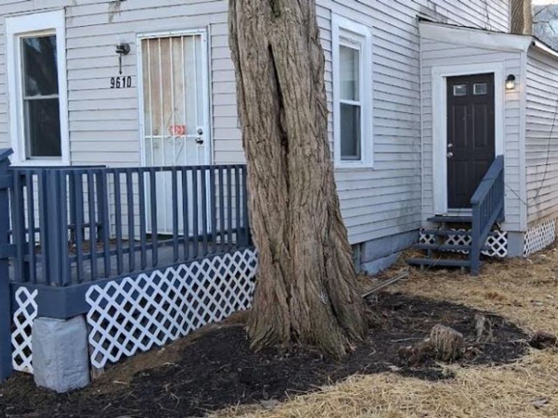 9610 Edmunds Avenue, Cleveland, OH 44106 Photo 2