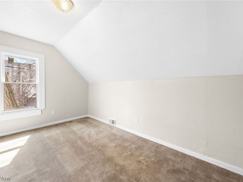 9610 Edmunds Avenue, Cleveland, OH 44106 Photo 21