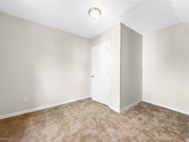 9610 Edmunds Avenue, Cleveland, OH 44106 Photo 25