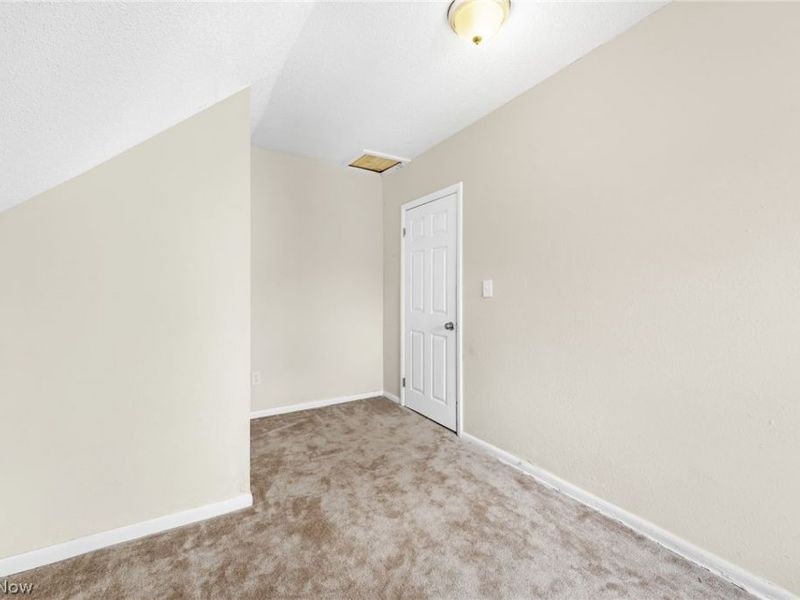 9610 Edmunds Avenue, Cleveland, OH 44106 Photo 28