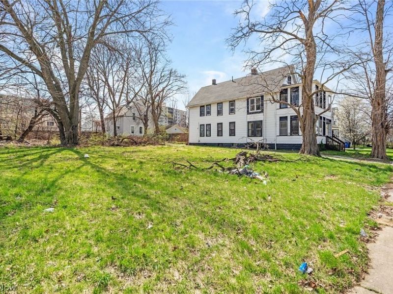 9610 Edmunds Avenue, Cleveland, OH 44106 Photo 4