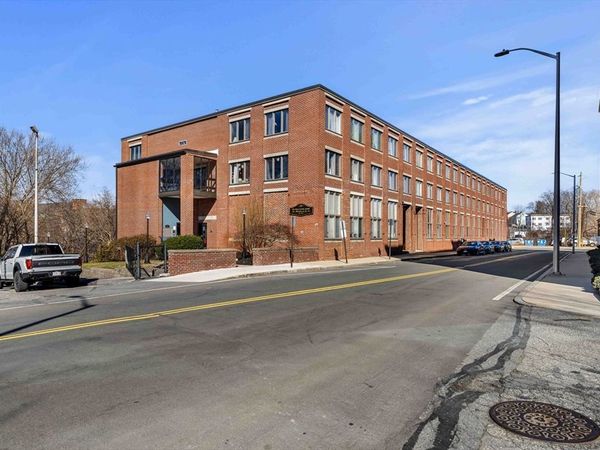 128 Warren St, Unit 15, Lowell, MA 01852