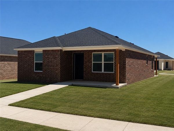 425 S Pitman Street, Prairie Grove, AR 72753