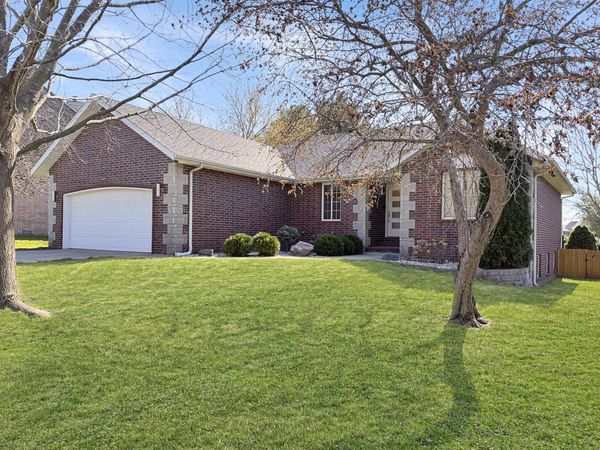 804 W Myra Drive, Nixa, MO 65714