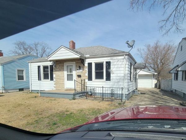 1430 E Vanderhoof Street, Decatur, IL 62521