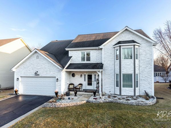 1524 Oswego Road , Naperville, IL 60540