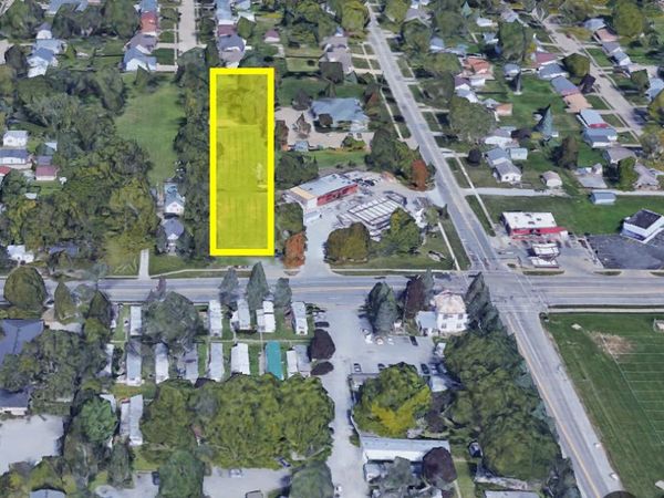 3730 W Locust Street , Davenport, IA 52804