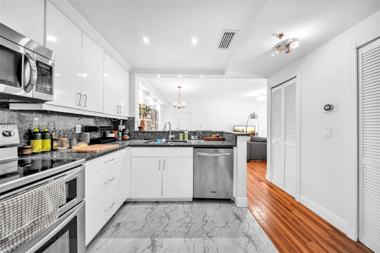 1400 Salzedo St , Unit 108, Coral Gables, FL 33134 Photo