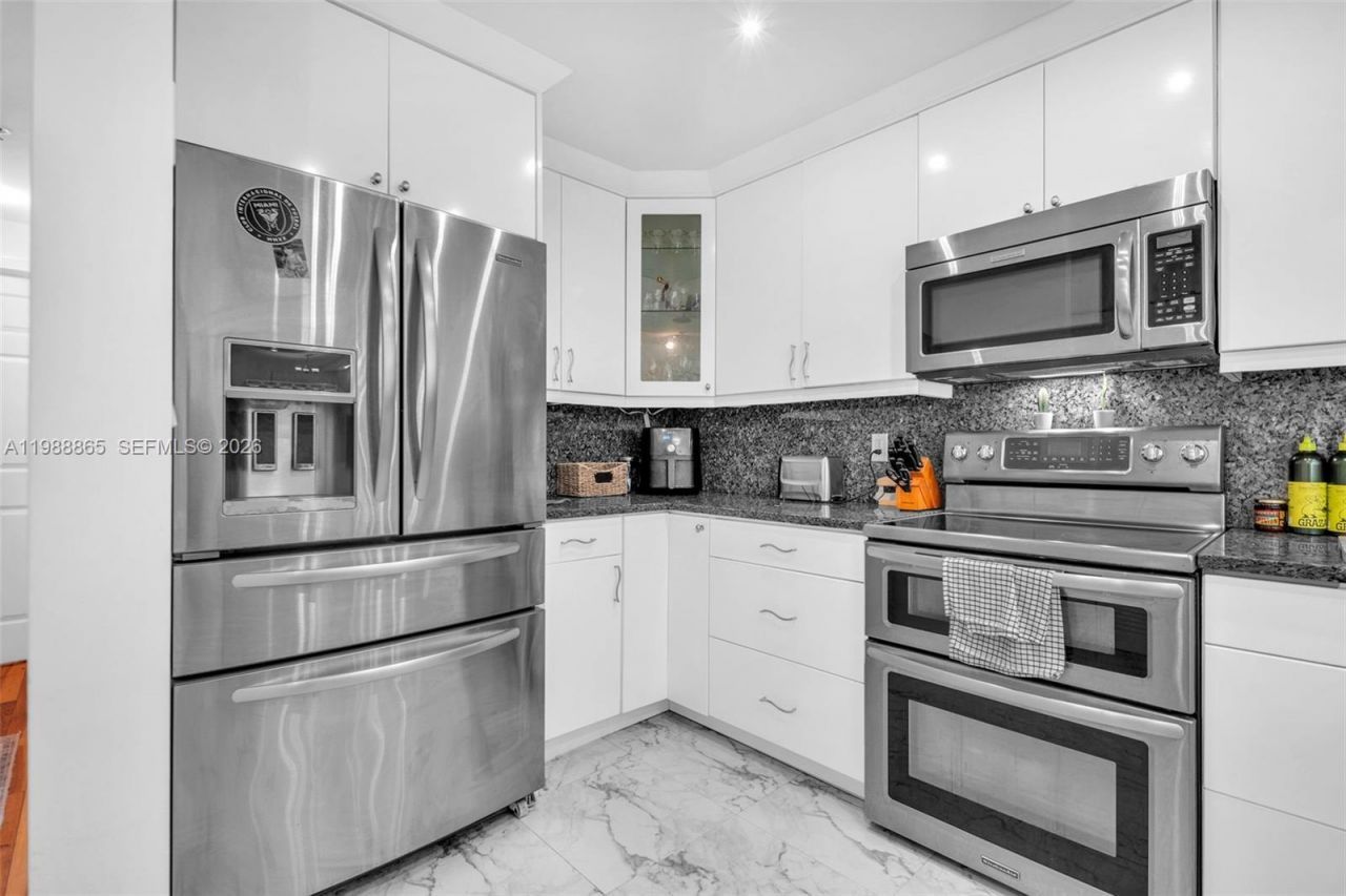 1400 Salzedo St , Unit 108, Coral Gables, FL 33134 Photo