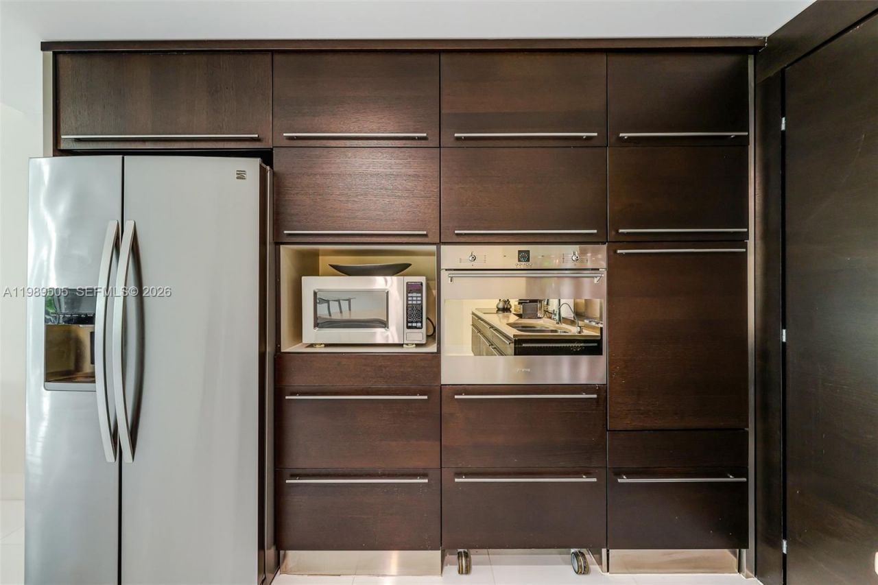 6000 Collins Ave , Unit 112, Miami Beach, FL 33140 Photo