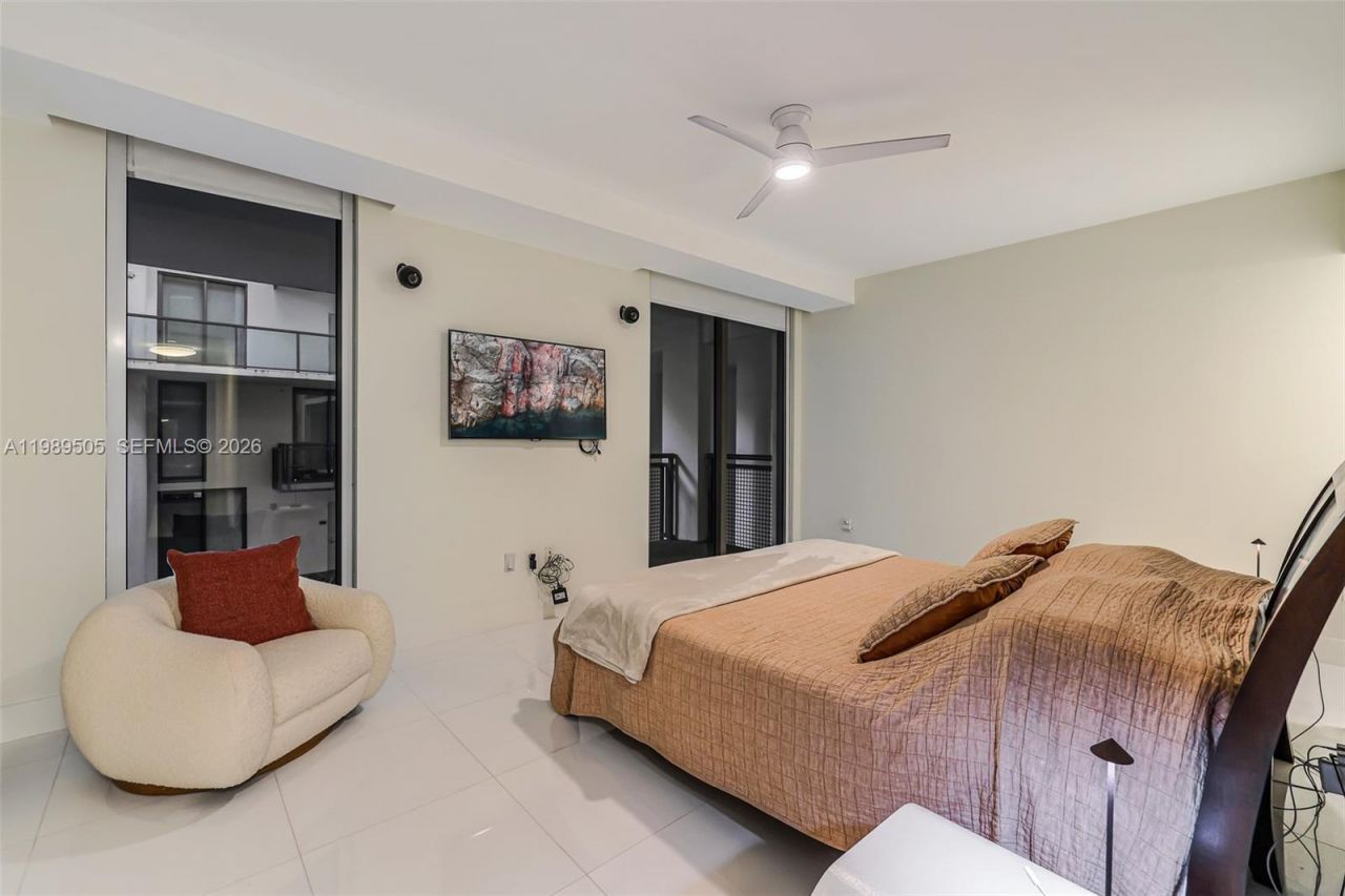 6000 Collins Ave , Unit 112, Miami Beach, FL 33140 Photo