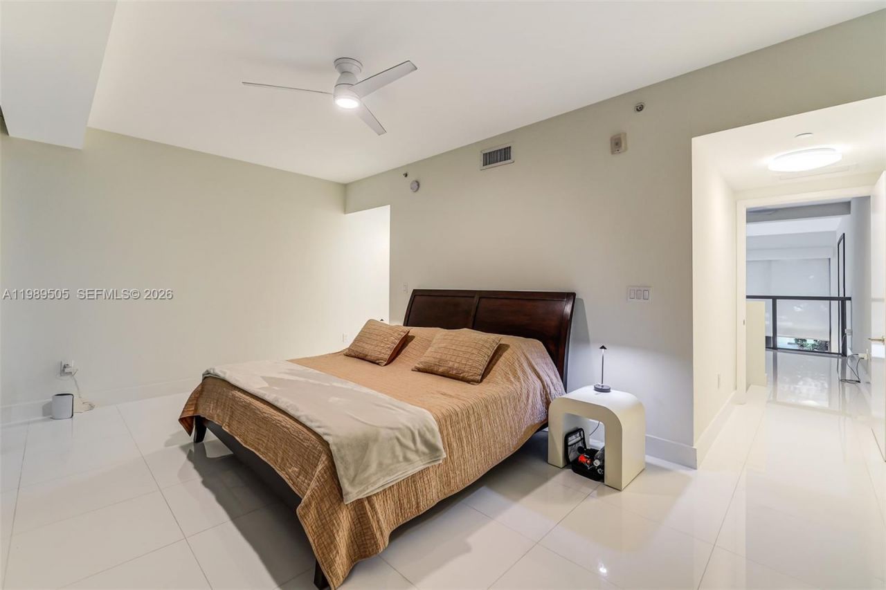 6000 Collins Ave , Unit 112, Miami Beach, FL 33140 Photo