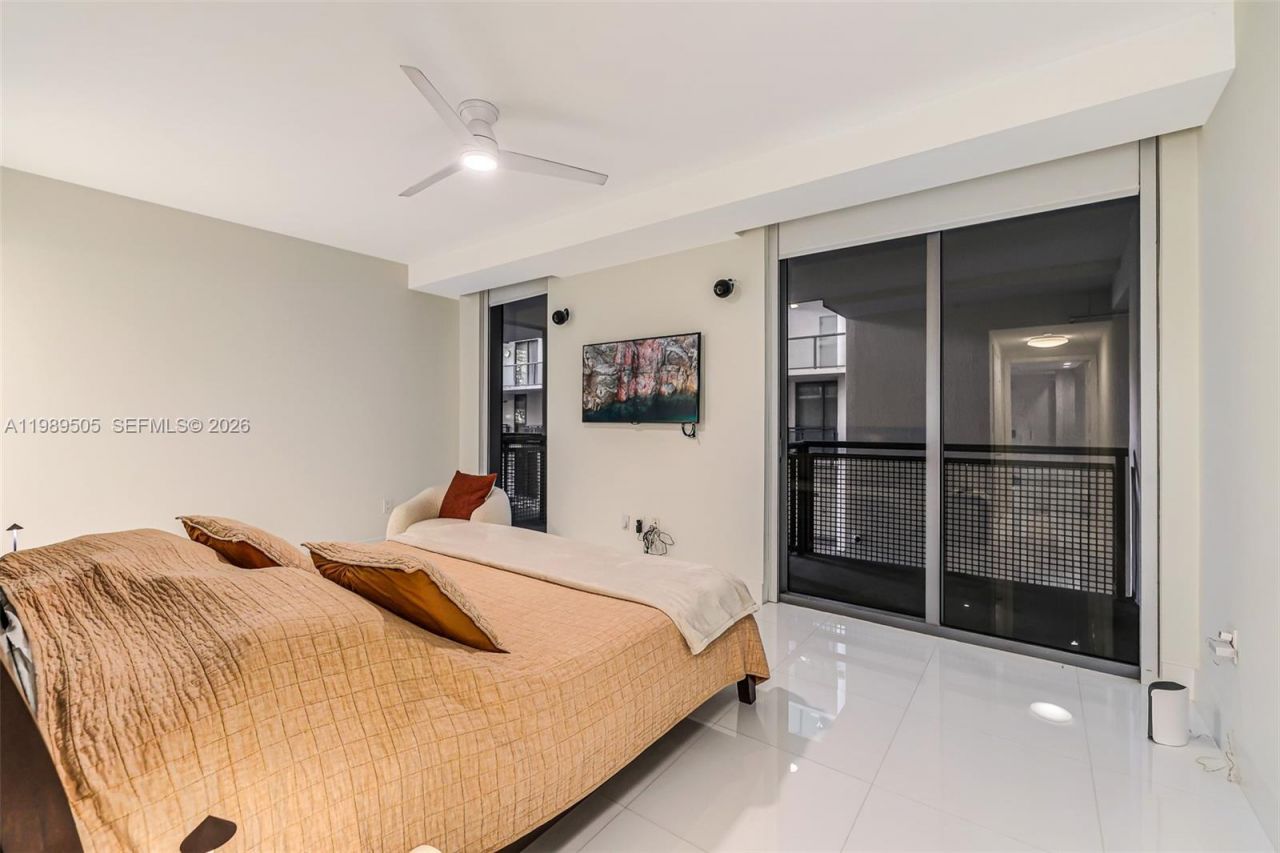 6000 Collins Ave , Unit 112, Miami Beach, FL 33140 Photo