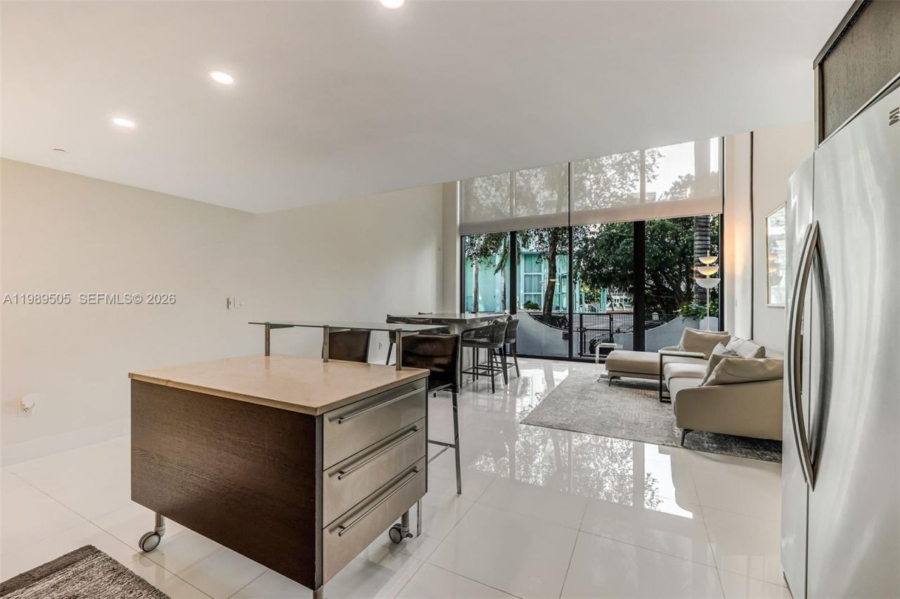 6000 Collins Ave , Unit 112, Miami Beach, FL 33140 Photo