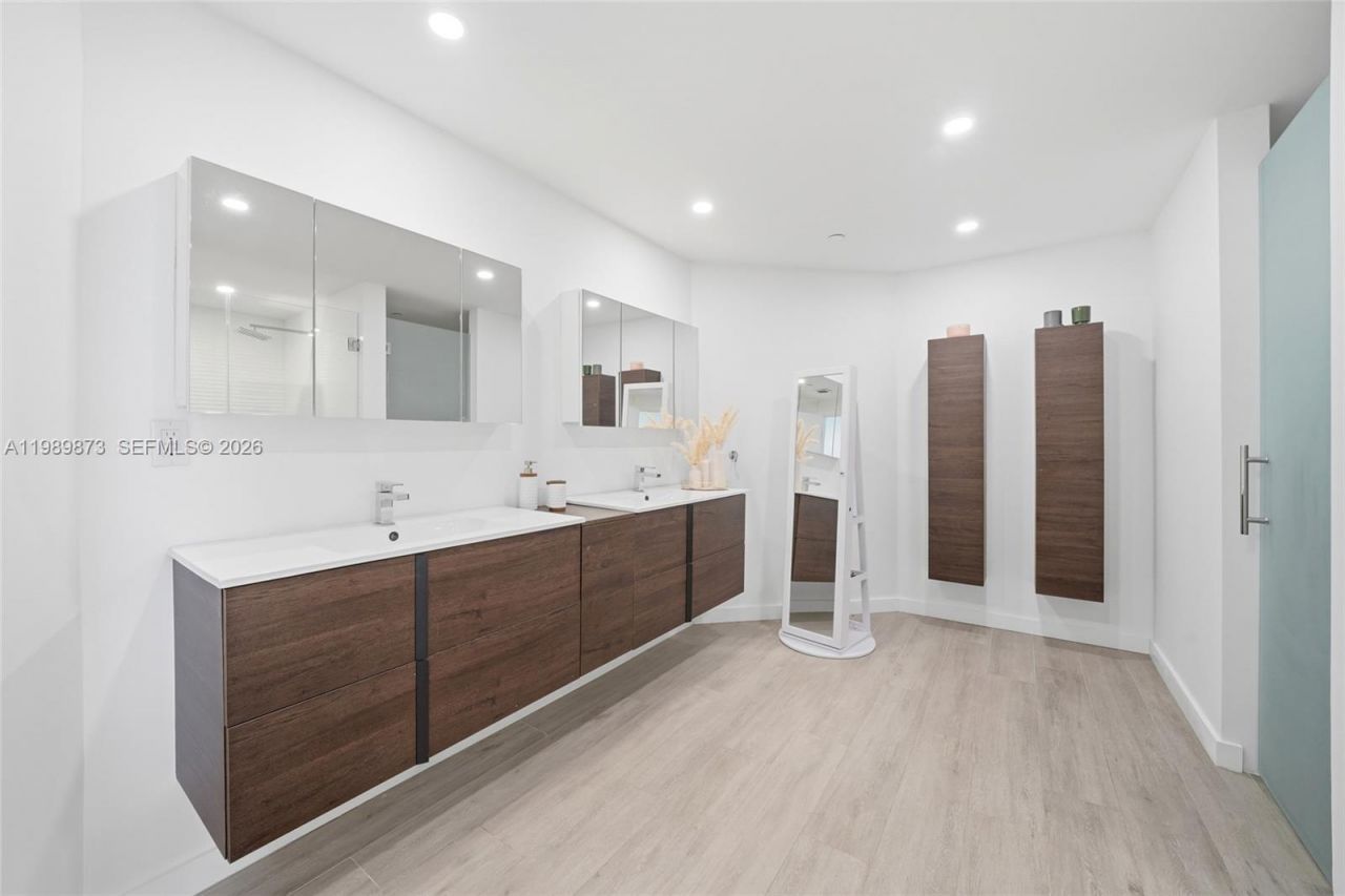 3801 NE 207th St, Unit 1203, Aventura, FL 33180 Photo