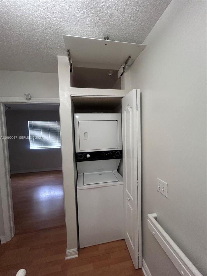 8260 NW 10th, Unit 7, Miami, FL 33126 Photo