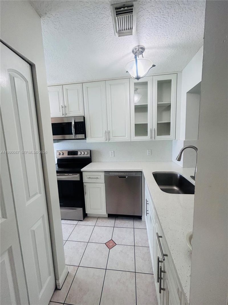 8260 NW 10th, Unit 7, Miami, FL 33126 Photo