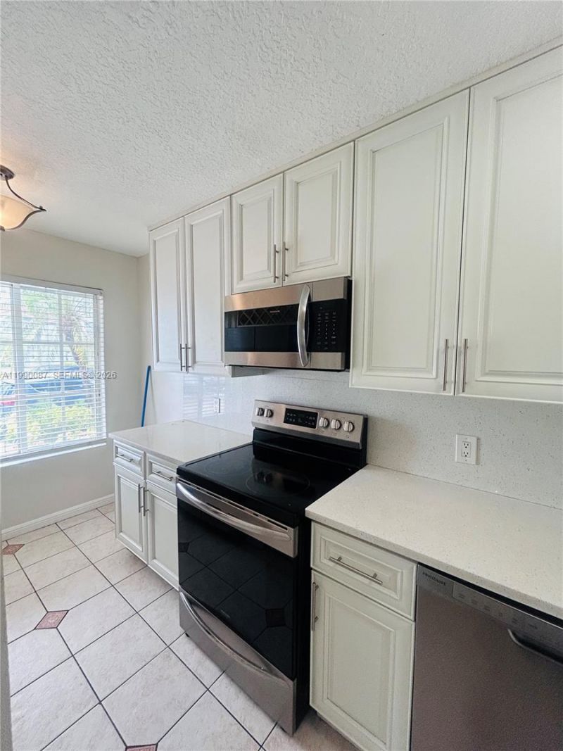 8260 NW 10th, Unit 7, Miami, FL 33126 Photo