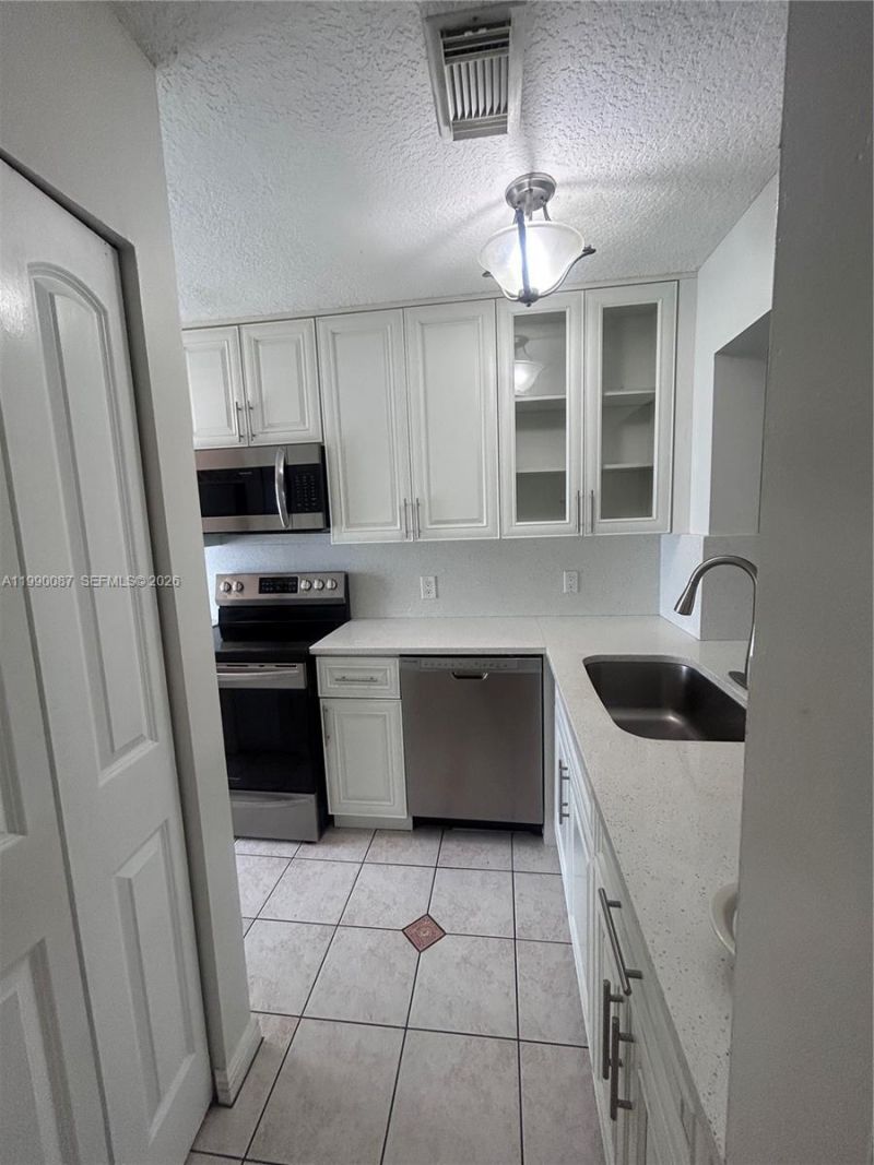 8260 NW 10th, Unit 7, Miami, FL 33126 Photo