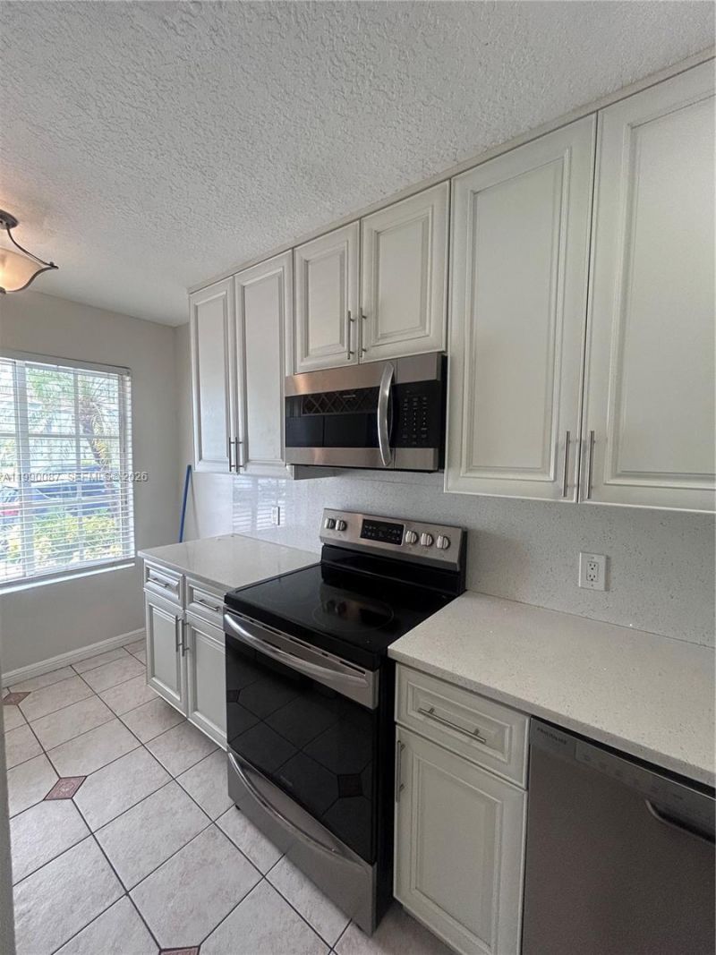 8260 NW 10th, Unit 7, Miami, FL 33126 Photo