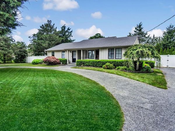 28 Alanson Lane , Hampton Bays, NY 11946