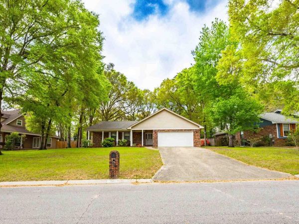 10011 Hollowbrook Dr, Pensacola, FL 32514