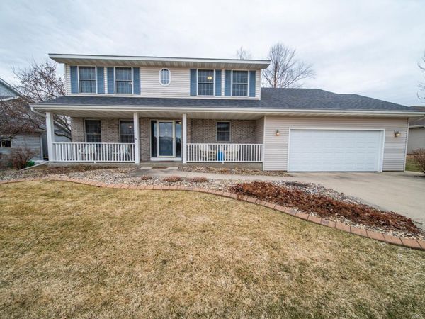 1002 Yorkshire Lane NW, Rochester, MN 55901