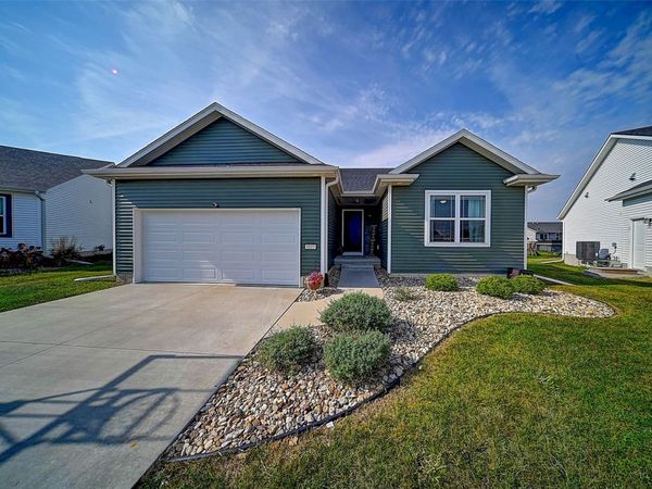 8809 Middlebury Court NE, Cedar Rapids, IA 52404