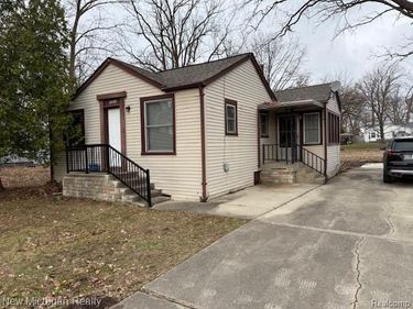 2081 Oaknoll Street S, Auburn Hills, MI 48326