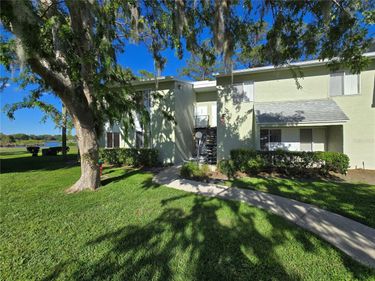 582 FAIRWAYS CIRCLE , Unit A, OCALA, FL 34472