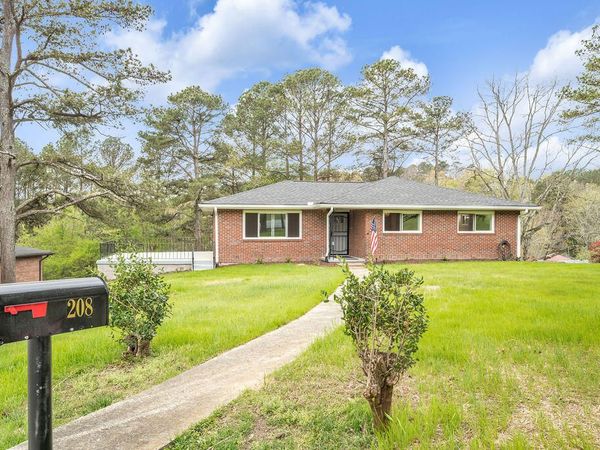 208 Hilltop Drive, Rossville, GA 30741