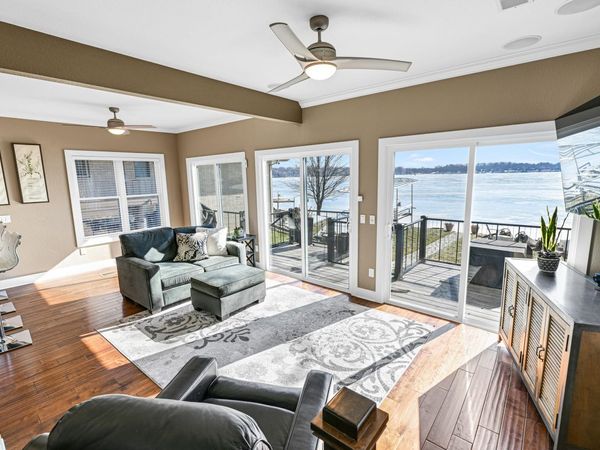 616 Kopmeier Dr, Pewaukee, WI 53072